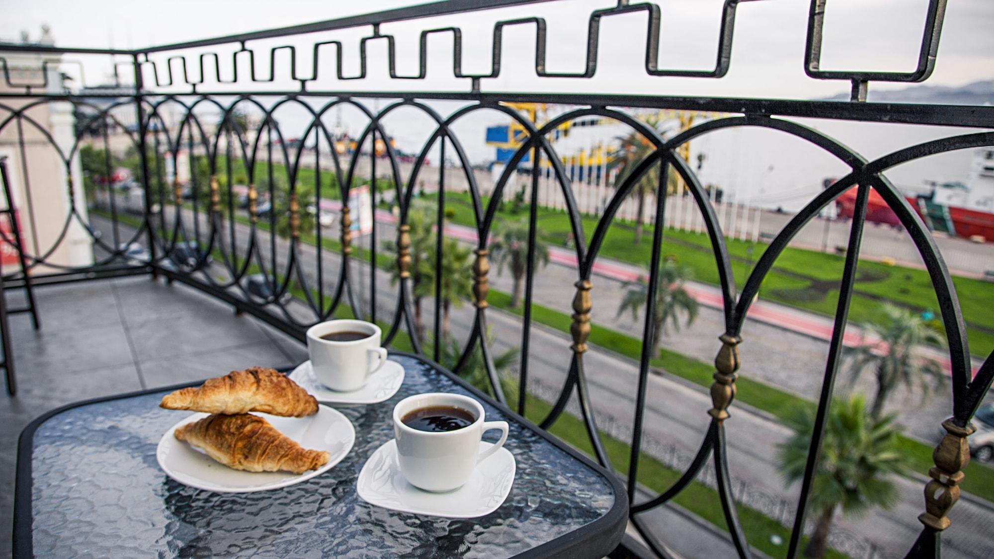 The Admiral Hotel Batumi Exterior foto